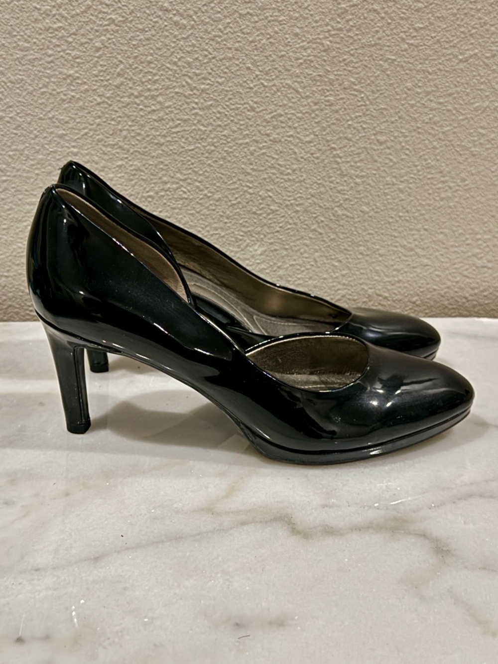 Bandolino Women's Black Leather Pump Size 8